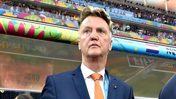 Napoli in attesa per Fellaini, van Gaal tiene aperto il mercato dello United: “Possiamo prendere un calciatore in 24 ore”