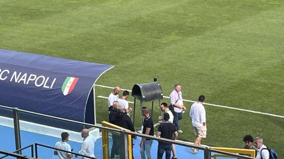 FOTO - Allenamento pomeridiano, c'è anche Micheli: dirigenza a bordo campo