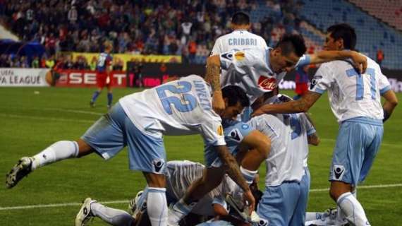 Steaua-Napoli 3-3: L'altalena continua, Hamsik e Cavani rimediano all'incubo iniziale
