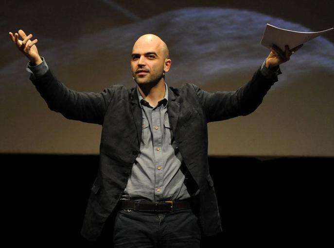 Roberto Saviano: "Sicuro dello scudetto al Napoli! Mondo del calcio pieno di monnezza"