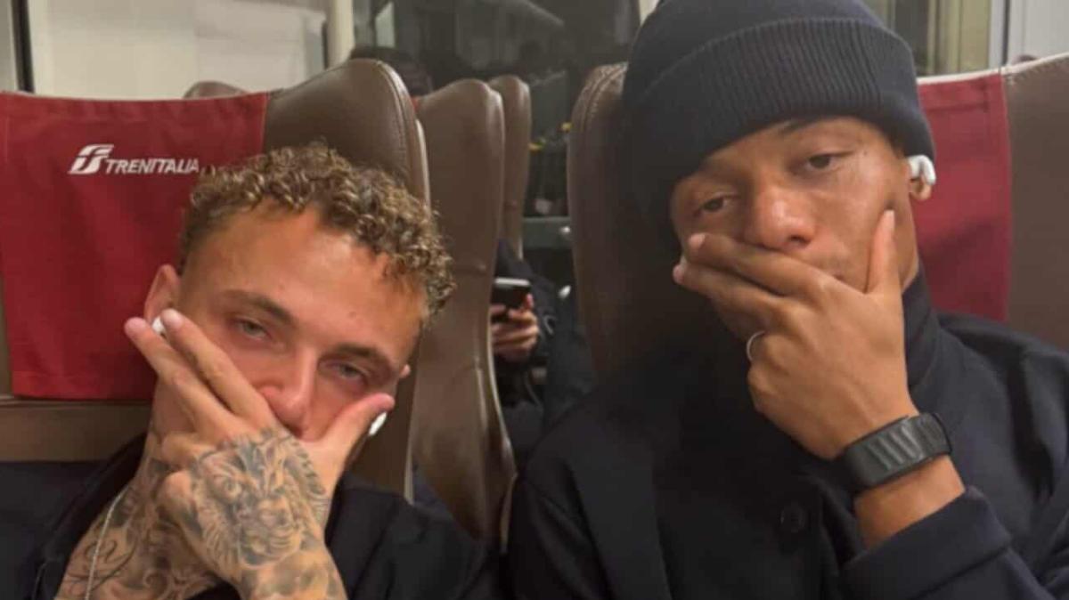 Lang e Neres festeggiano in treno: il simpatico gesto durante il ritorno a Napoli 