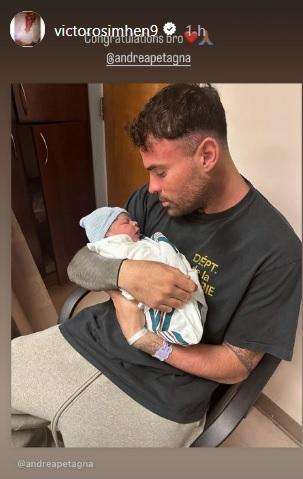 FOTO - Petagna è diventato papà, Osimhen si complimenta con l'ex compagno