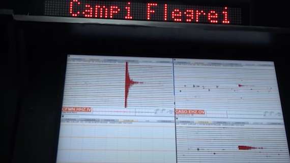 Campi Flegrei, verbale choc svelato dal Cdm: "Magma risalito a 4km, prepararsi ad allerta"