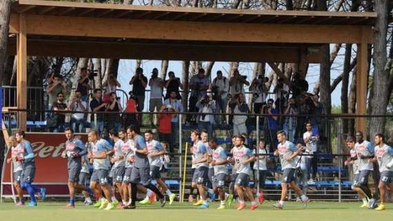 FOTO - Azzurri in campo a Castel Volturno per preparare il debutto in Europa League