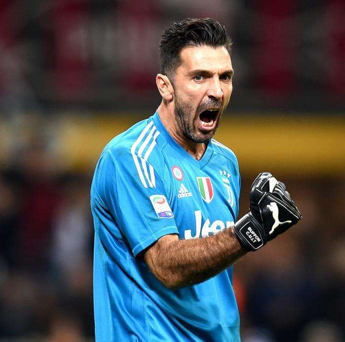 Buffon cambia idea sul VAR: "Strano giocare senza, in Italia se ne sta facendo buon uso"