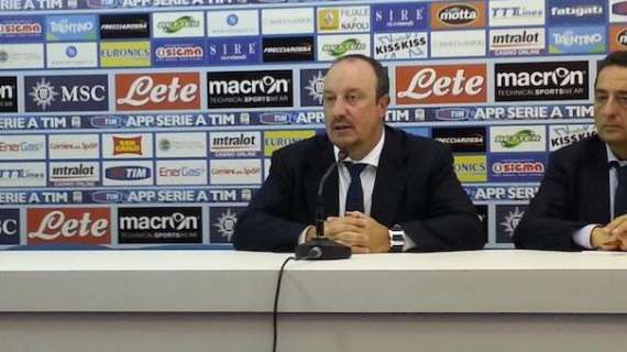 Benitez in conferenza: "Tifosi siano fieri di un Napoli così spettacolare. Fernandez? L'unico suo problema è che l'anno scorso non giocava"