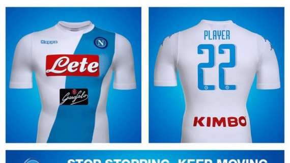 FOTO - Il Napoli presenta la maglia away: bianca con banda diagonale azzurra