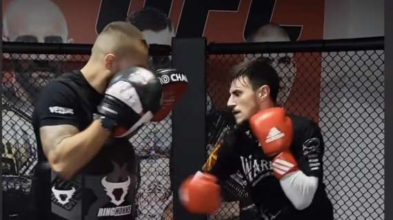 VIDEO - Allenamento speciale per Elmas: sessione di boxe per il macedone