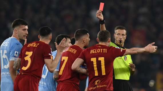 Sarri batte di nuovo Mourinho! La Lazio supera 1-0 la Roma (in dieci) e va al secondo posto