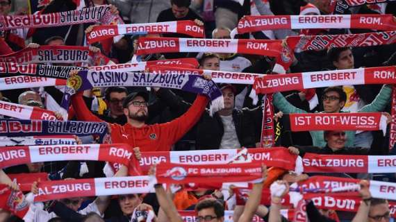 VIDEO - Il Salisburgo fa festa coi tifosi nonostante il ko col Liverpool: le immagini da Anfield