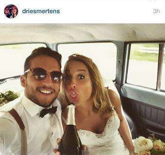 FOTO - L'azzurro Mertens raggiante su Instagram: "Eccoci appena sposati"