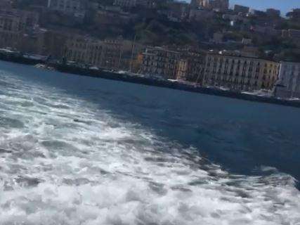 VIDEO - Veretout prosegue il week end romantico a Napoli, gita verso le isole del golfo