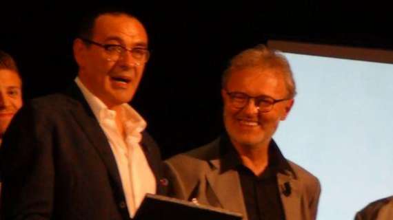 FOTOGALLERY - Sarri premiato a Castelfranco Piandiscò: chiavi della città, tecnico azzurro emozionato