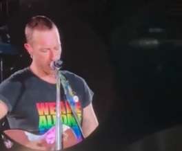 VIDEO - Coldplay da brividi al Maradona: Chris Martin omaggia Pino Daniele con 'Napul'è'