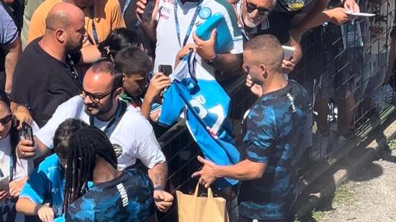 Castel di Sangro, selfie e autografi per 5 azzurri al termine dell'allenamento