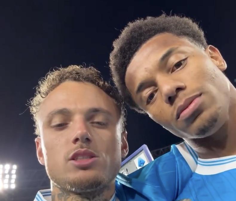 Lang-Neres, il simpatico messaggio social: "Molto felici per la vittoria, forza Napoli!"