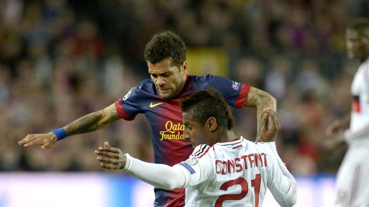 Barcellona, Dani Alves trattiene Sanchez: "Voglio che resti qui"