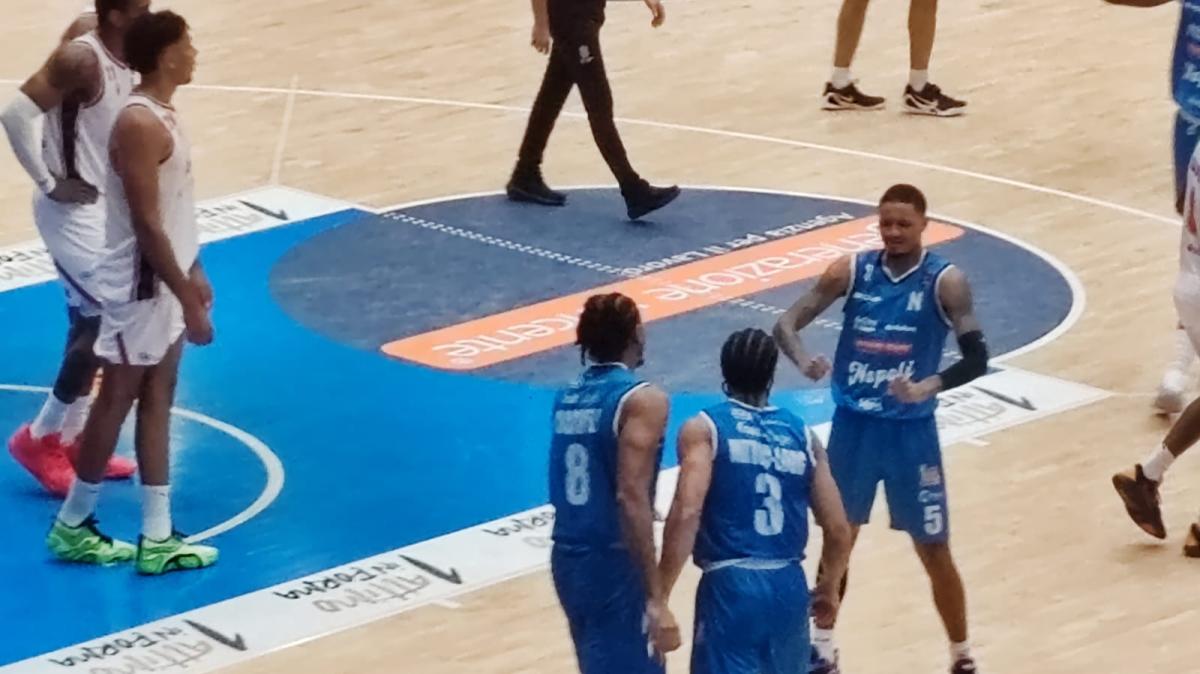 Troppa Reyer per Napoli: non bastano due rimonte per compiere l'impresa
