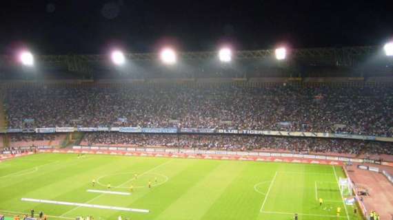 Napoli-Lazio, regalo agli abbonati: biglietto ad 1 euro! Prezzi stracciati, Curve a 5 euro e Distinti a 8