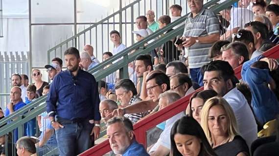 FOTO - Cannavacciuolo, lo chef e tifoso in tribuna al Patini: assisterà alla gara col Girona