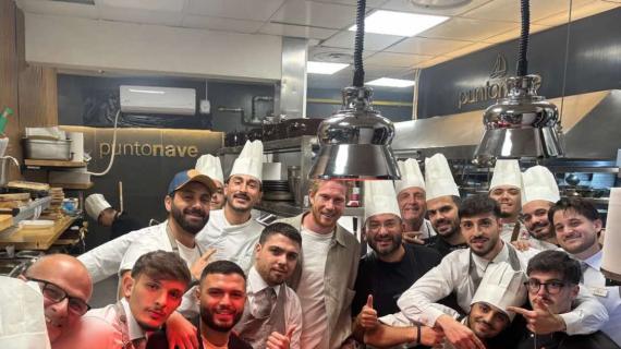 De Bruyne si gode Napoli: cena a base di pesce a Pozzuoli, lo scatto