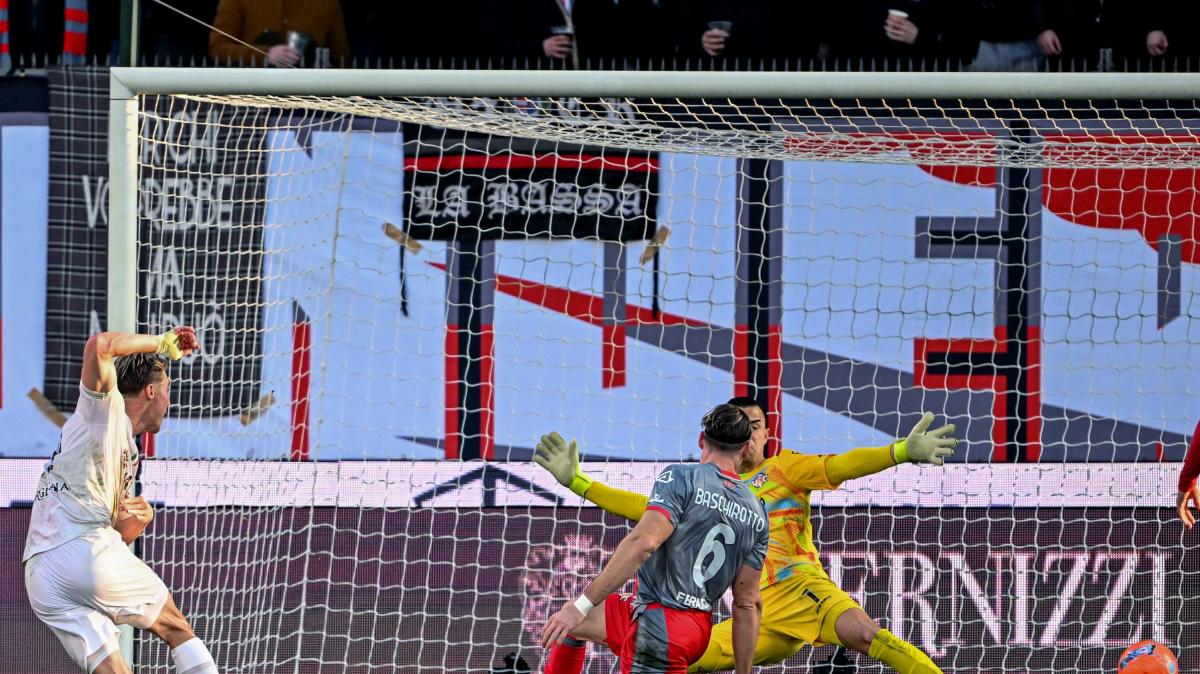 Anche con l'Europa il Napoli corre in campionato: ha un punto in meno rispetto a un anno fa