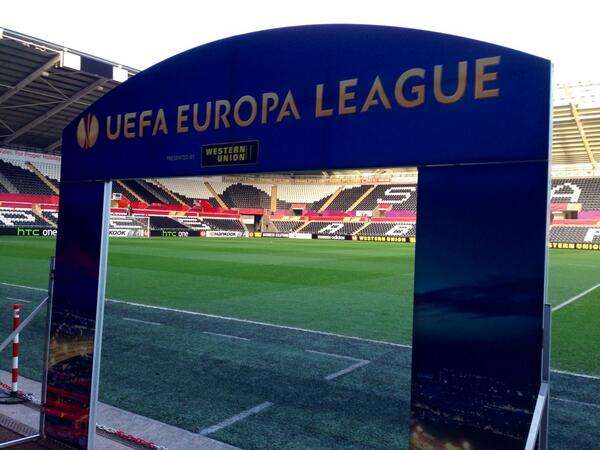 VIDEO - Napoli arrivato al Liberty Stadium, ecco l'ingresso degli azzurri