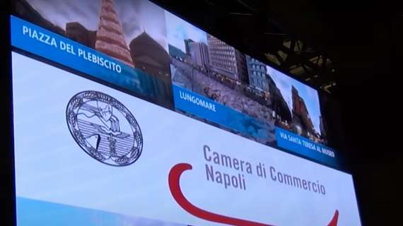 VIDEO - "Illuminiamo Napoli’, ieri accese le luci natalizie in 36 piazze della città