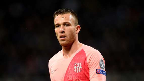 Arthur scarica il Barça: non tornerà per la sfida col Napoli, club imbestialito