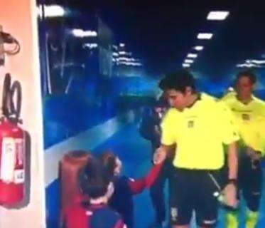 VIDEO - Un bambino napoletano a Calvarese: "Fischia i fuorigioco al Genoa!"