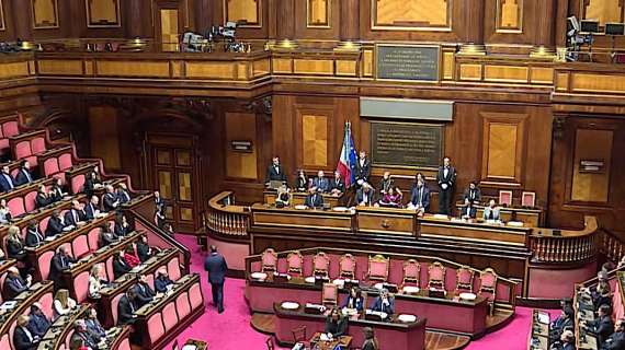 Caos al Senato: la presidente chiede un "VAR politico", l'Olbia fa ironia