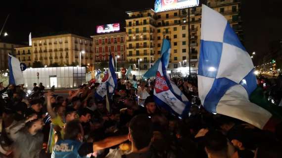 FOTO&VIDEO TN - Che festa a Piazza Garibaldi: sarà complicato l’arrivo del Napoli