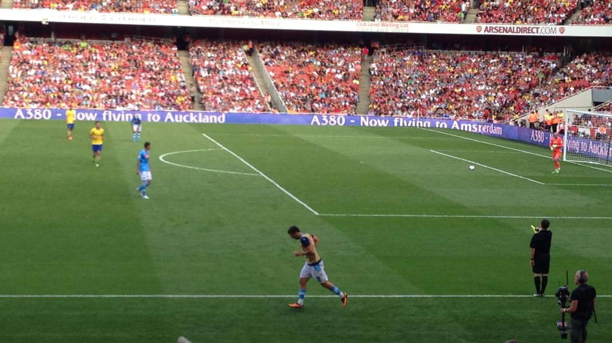 RILEGGI LIVE -  Fischio finale: Arsenal - Napoli 2-2 (Insigne 6', Pandev 27', Giroud 71', Koscielny 86'). Gara combattuta, rimonta Gunners nella ripresa