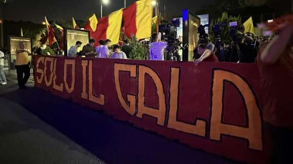“Solo il Gala!”, le parole di Osimhen in italiano diventano subito striscione a Istanbul