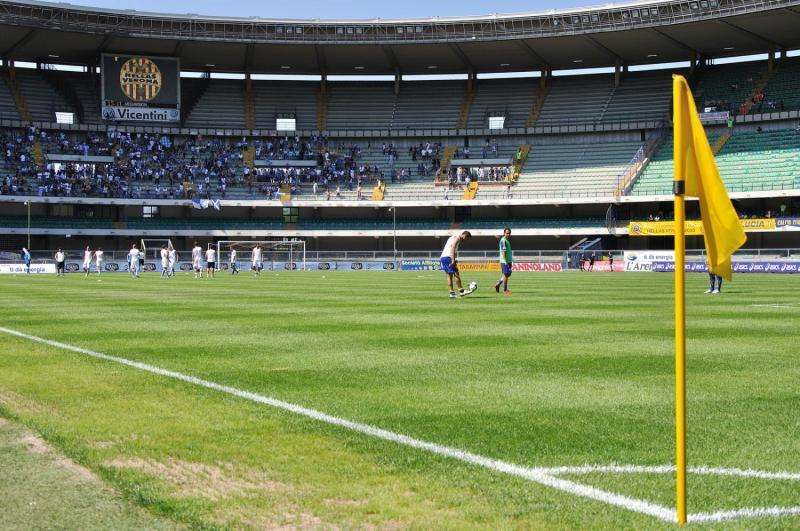 Verona, chiusa la Curva Sud contro il Napoli ma gli abbonati potranno entrare al Bentegodi: i dettagli