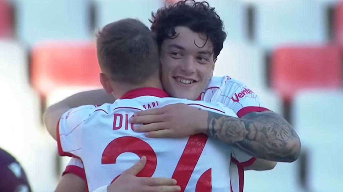 Rao show a Bari, il compagno: "Dobbiamo farlo restare coi piedi per terra"