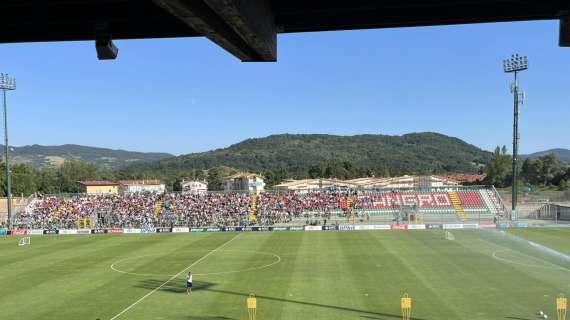 VIDEO - Castel di Sangro ancora invasa dai tifosi: guardate che fila per la foto con la Coppa!