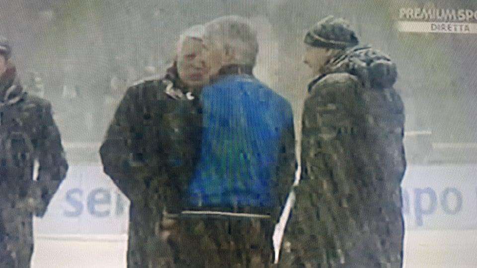 FOTO - Juve-Atalanta a rischio rinvio: sorrisi e abbracci tra Marotta e Gasperini in campo