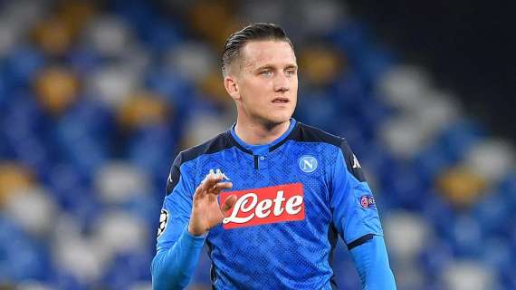 FOTO - Zielinski rinnova l'accordo con gli attuali agenti, l'annuncio sui social