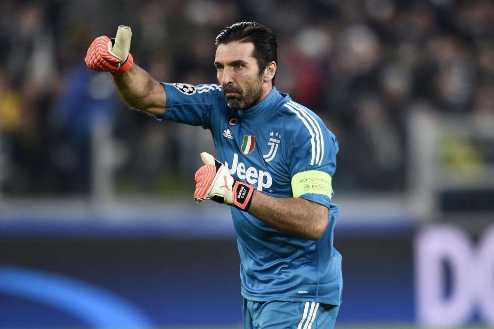 Buffon su Reina: "E' determinante nel Napoli, ha delle peculiarità che danno più punti delle belle parate..."