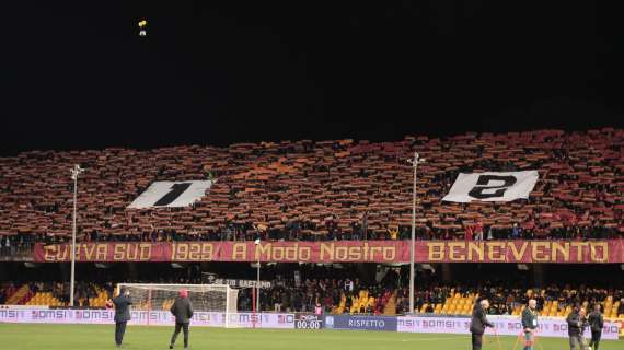 Il Benevento scrive ai tifosi a poche ore dal derby: "Un anno fa l'ultima con voi, ci mancate!"