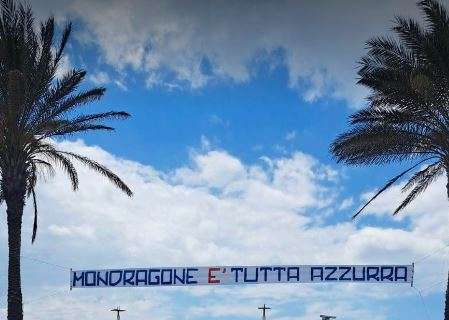 FOTO - Lo Scudetto a Mondragone: "E' tutta azzurra, fatevene una ragione!"