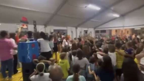 VIDEO - Vergogna in provincia di Brescia! Bambini all’oratorio cantano “Vesuvio erutta”