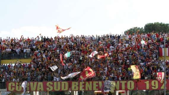 Festa Benevento: 3-0 al Lecce e storica promozione in B. Per i sanniti è la prima volta