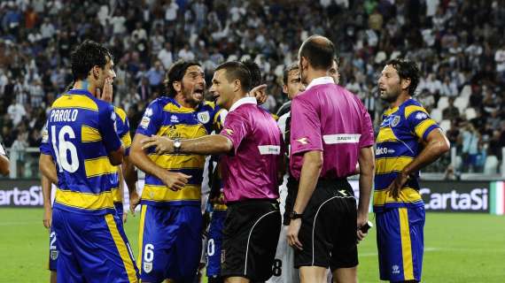 Parma, Leonardi contro la Juve: "Primo gol in offside, il gol fantasma di Pirlo..."