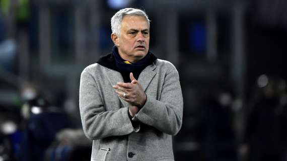 Roma, Mourinho: "Mi piacerebbe il Napoli ancora in EL, sarebbe più comodo affrontarlo"