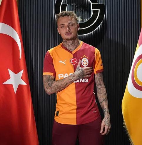 Tris Galatasaray e fuga in vetta: assist di Lang e gol Osimhen