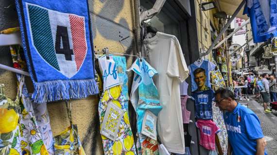 Tanti ordini per striscioni quarto scudetto, ma Napoli è in stand-by