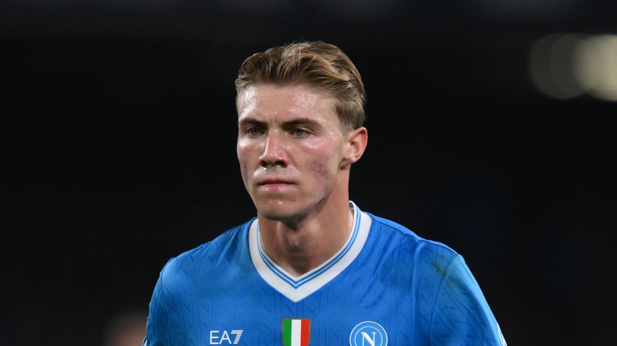 Diretta Napoli-Lecce 2-1 (Siebert 3', Højlund 46', Politano 66'): la ribalta il Napoli