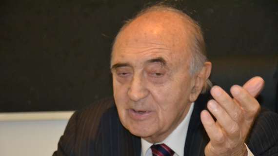 Ferlaino: "Sono stato il carceriere di Diego, buttai via l'assegno di Tapie. Non volevo venderlo"